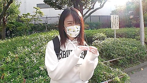 美女がAV取材でガチハメ体験初めての男優の巨チンで貫かれて腰振りアクメ